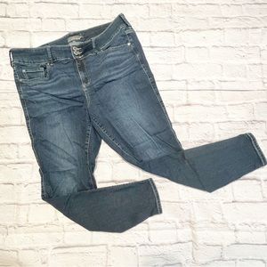 Torrid bombshell skinny blue Jean denim jegging size 20